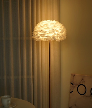 에타스 깃털 장 스탠드